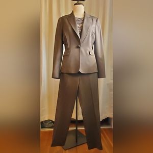 Woman's Two Piece Suit Size 8